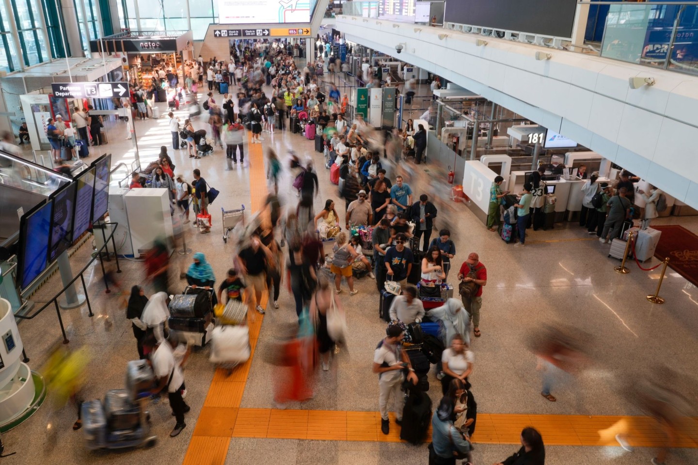 Blick in den Flughafen Fiumicino bei Rom. (Archivbild zur Illustration)