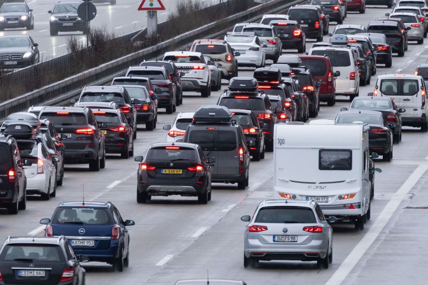 Volle Straßen zu Beginn der Herbstferien: Die Autobahn GmbH des Bundes rechnet mit Stau.