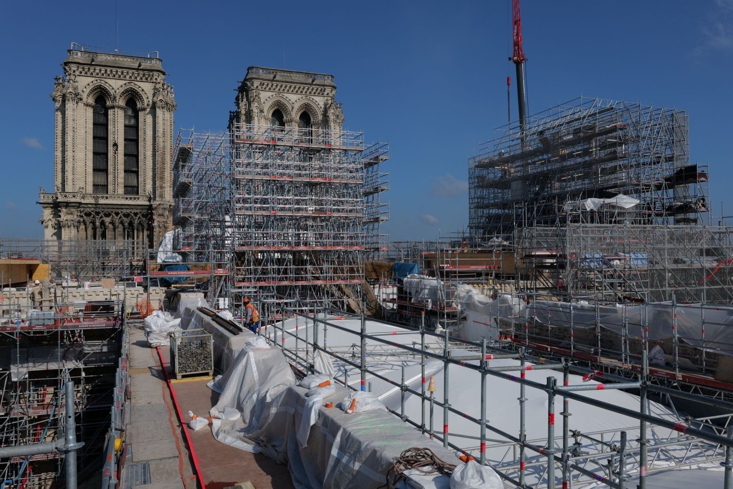 Nach dem Brand wurden große Teile der Kirche schwer beschädigt.